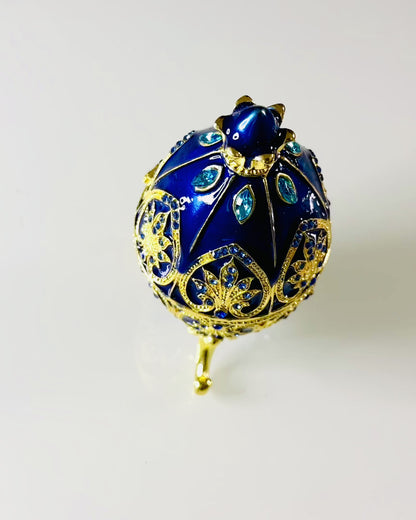 Exklusivt Fabergéägg - mörkblå färg – Dekorativt smyckeskrin i emalj