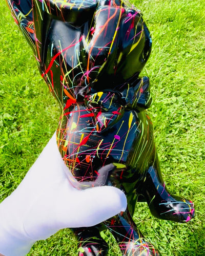 Kolorowy Psiak Artystyczny - Handmålad Fransk Bulldog, personalisering med gravyr, perfekt som present