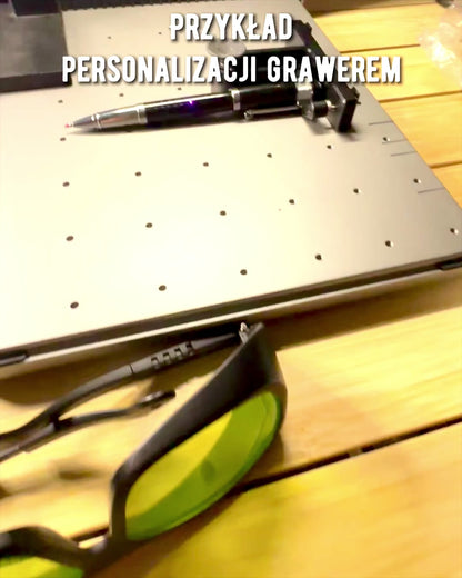 Elegant penna "Majestic" med möjlighet till personalisering som present, 2 färgvarianter att välja mellan