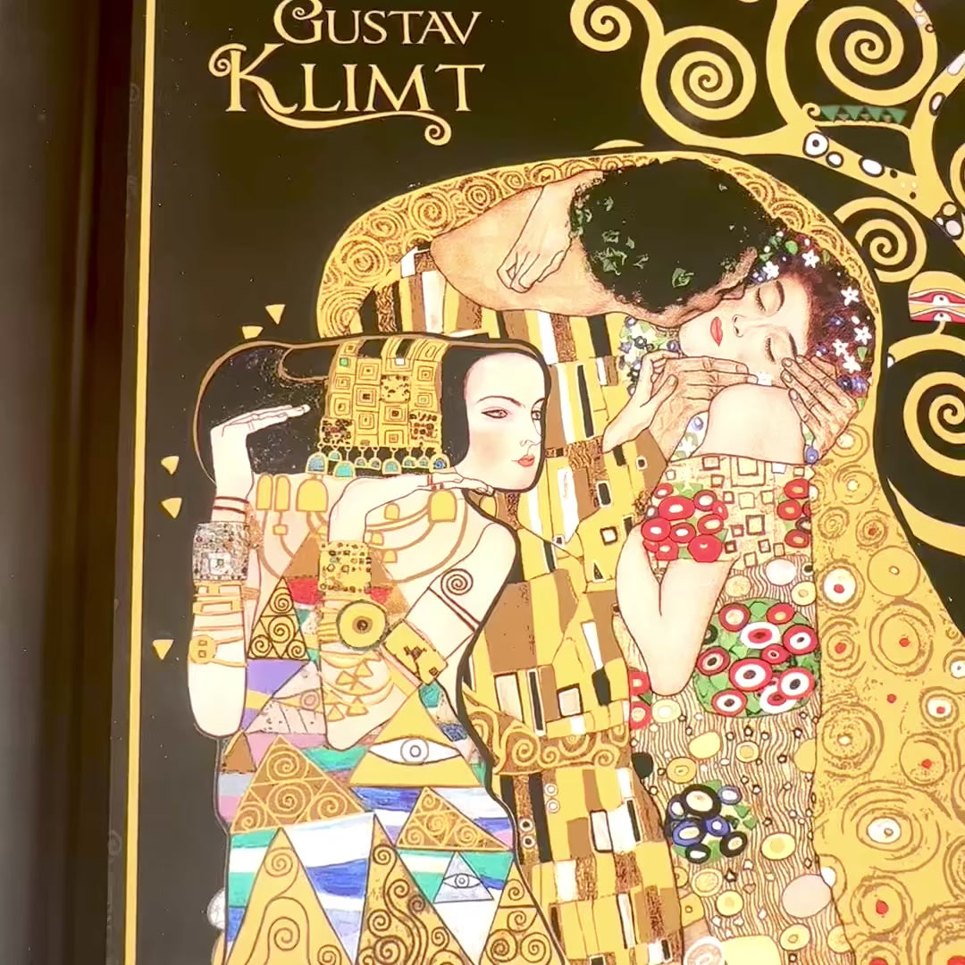 Laptopbricka G. Klimt, Collage (CARMANI) med möjlighet till personlig gravyr, perfekt som present, mått 30.5x40.5cm, stilren och bekväm att arbeta med i knät