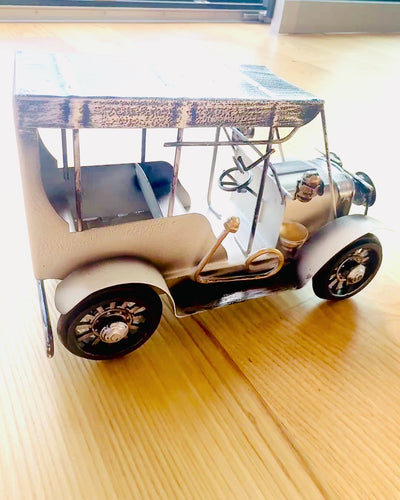 Klassisk Retro-bilmodell - tre varianter med möjlighet till gravyr som present