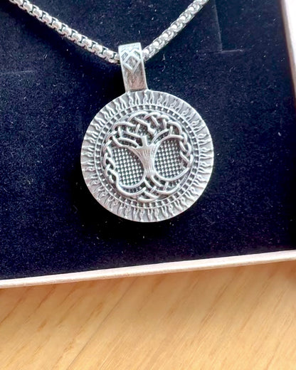 Amulett Livets Träd med Graveringsmöjlighet - halsband "Naturens Vitalitet", personalisering