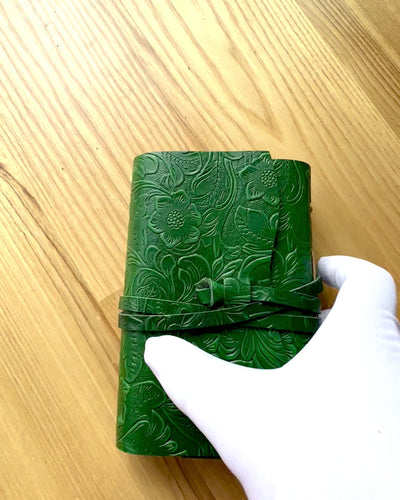 Premium Läderanteckningsbok "Naturens Elegans" - 200 sidor, 120g, anteckningsbok, skissbok, 2 färger att välja mellan, personlig gravyr