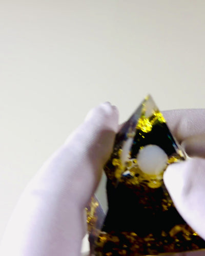 Orgonitpyramid med Obsidian – Chakra Energi Generator, Reiki Meditationsverktyg med Naturlig Sten