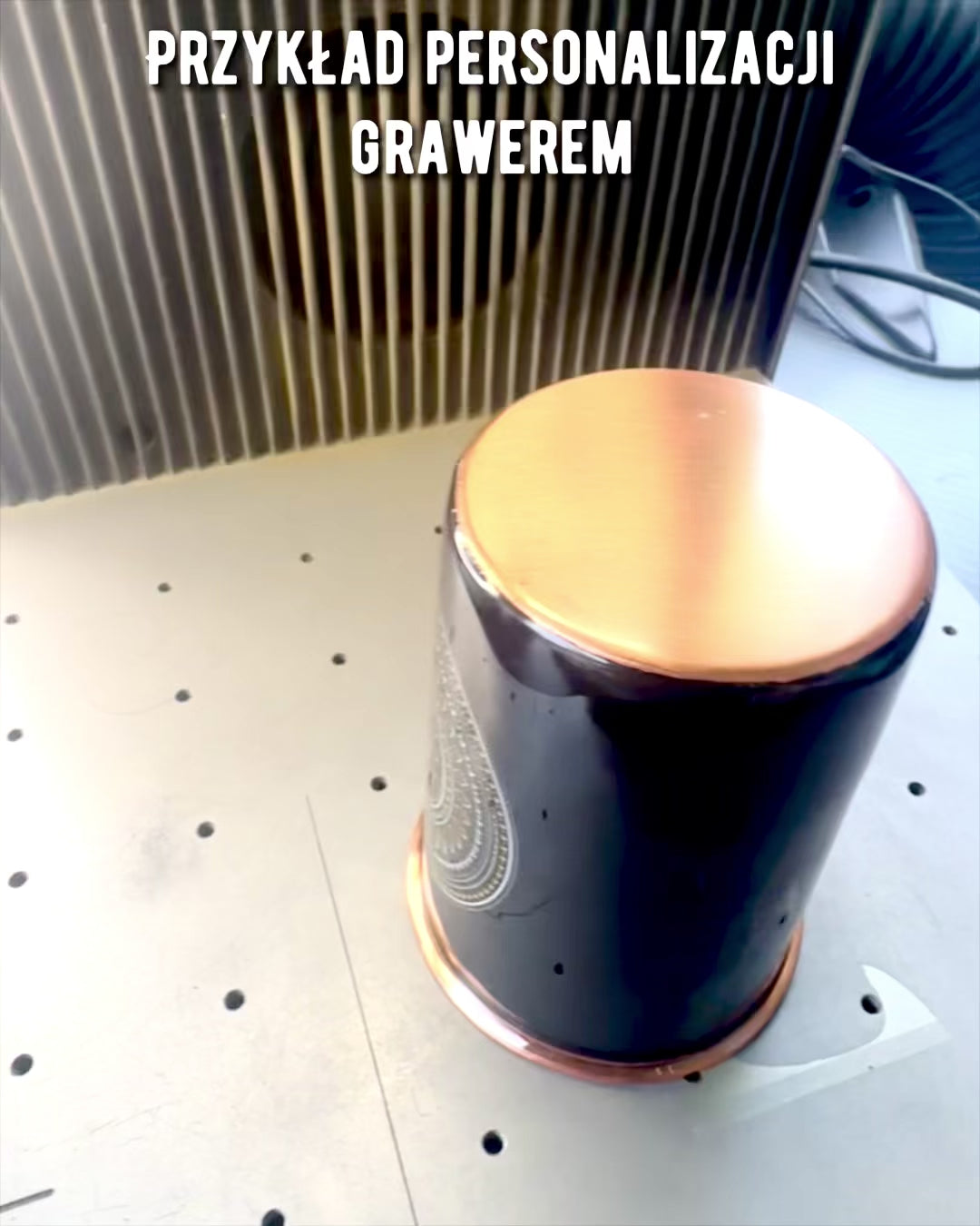 Kopparset Mandala – Flaska 1L + 2 Muggar i Fodral, möjlighet till personlig gravyr som present