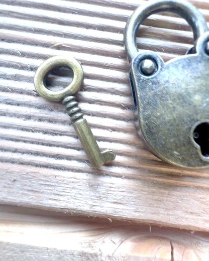Miniatyrkärlekslås - Set med 2 graverade retrohänglås, personalisering för present