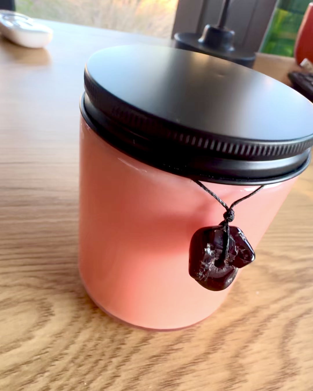 Intentionell sojavaxljus 250 ml med naturlig sten – välj din energi: Citrin eller Granat, personlig gravyr som present