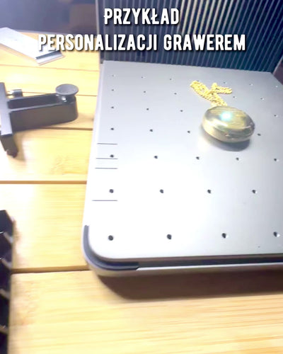 Kompass i gyllene färg Äventyr – Elegant Upptäcktsnavigator