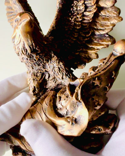 "Władca Wiatrów" - Retro Skulptur av Örn i Vintage Stil med Graveringsalternativ