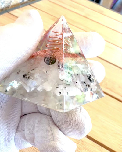 Orgonitisk energipyramid "Copper Harmony"