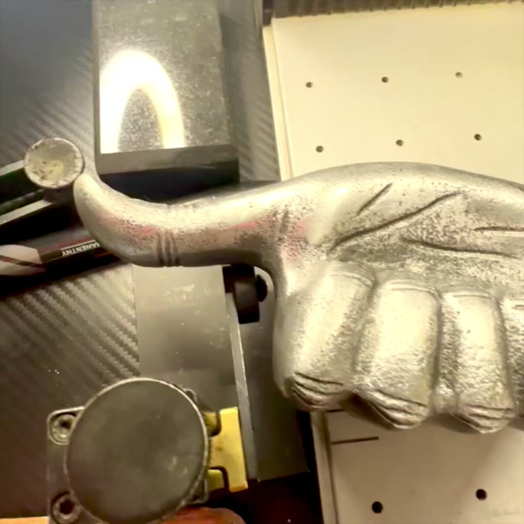 Dekorationsfigur tumme upp "OK" i aluminium 20 cm med möjlighet till personlig gravyr