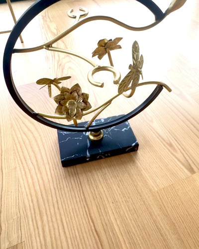 Ställ "Elegancki Owad" - för vinflaska och glas, höjd 33 cm, möjlighet till personlig gravyr som present