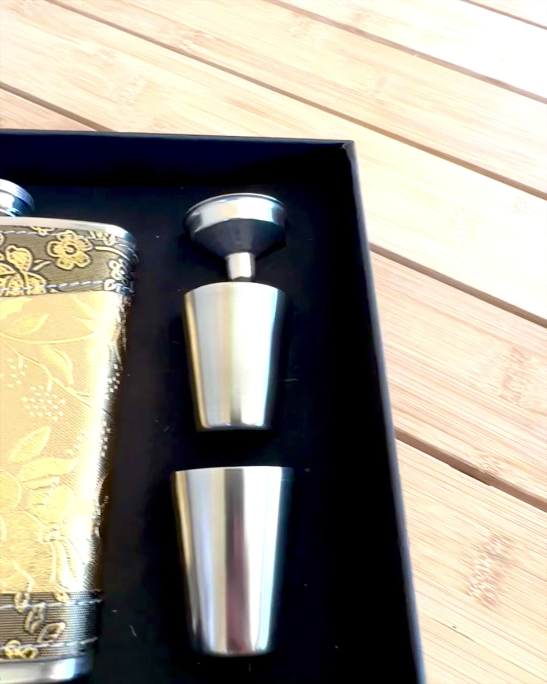 Elegant fickplunta "Golden Rose" med glasuppsättning, personlig gravyr som present