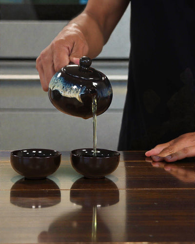 Svart glasyr – litet teset med 2 koppar