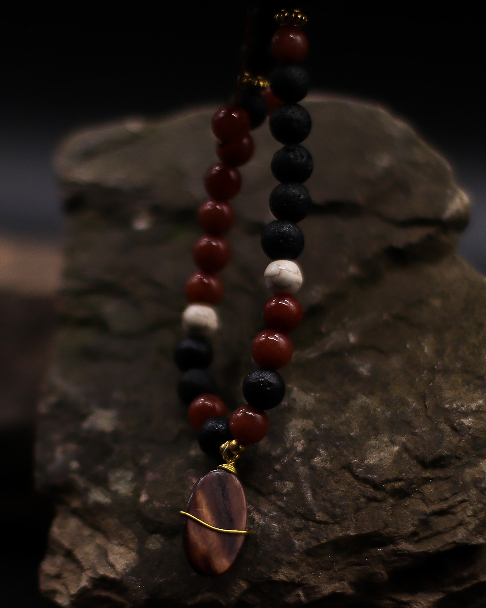 Halsbandet Vulkanens Essens – Skydd